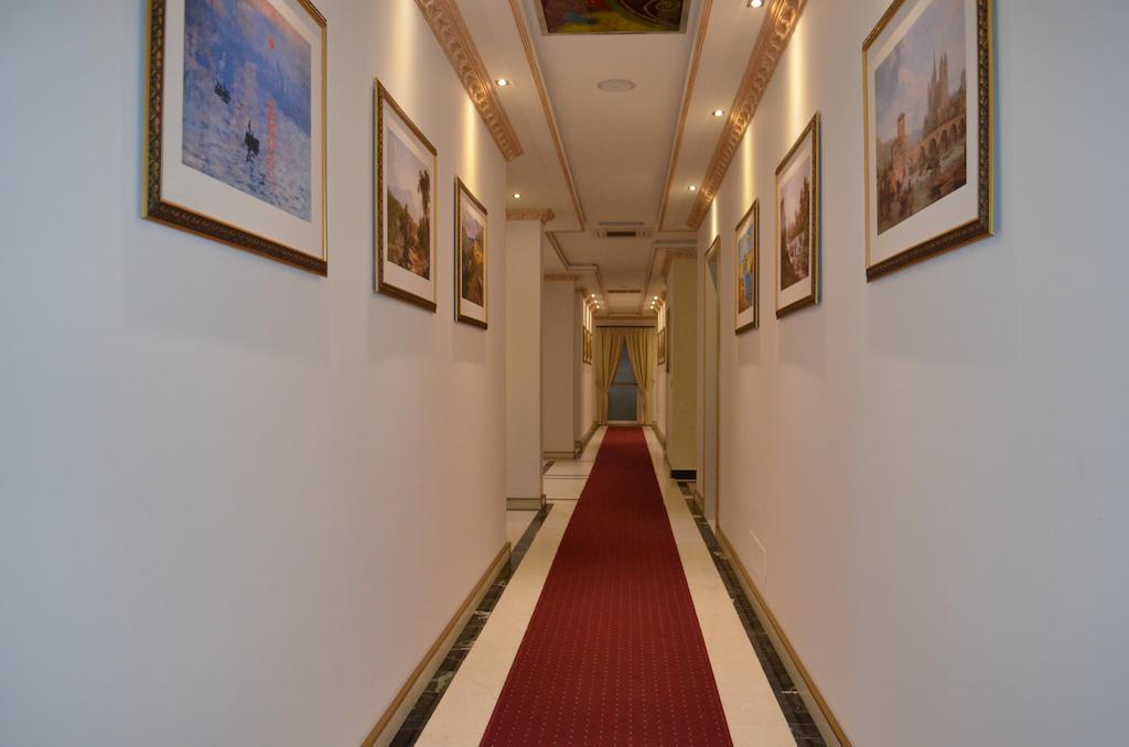Hotel Mustang Vasqarr Extérieur photo