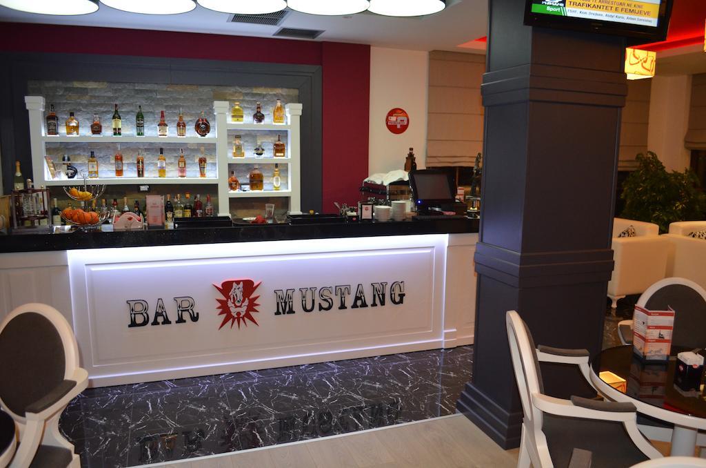 Hotel Mustang Vasqarr Extérieur photo