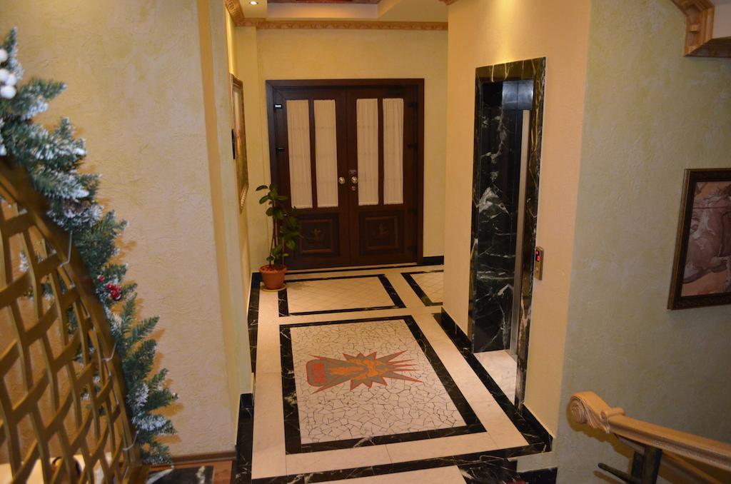 Hotel Mustang Vasqarr Extérieur photo