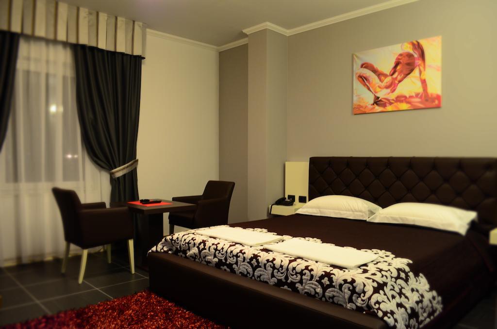 Hotel Mustang Vasqarr Extérieur photo