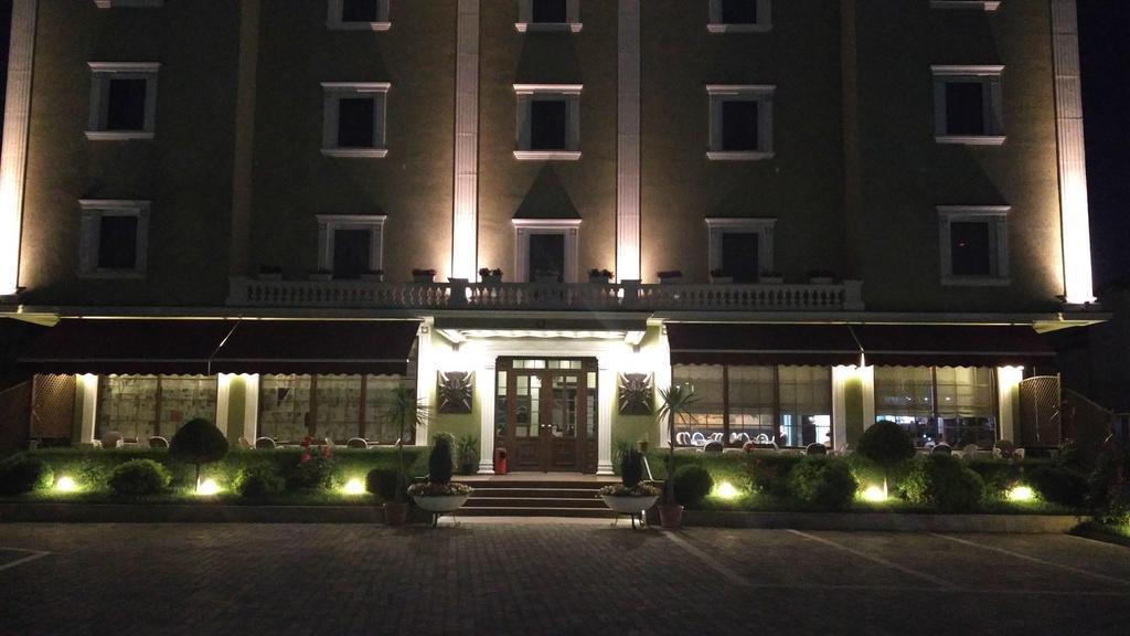 Hotel Mustang Vasqarr Extérieur photo