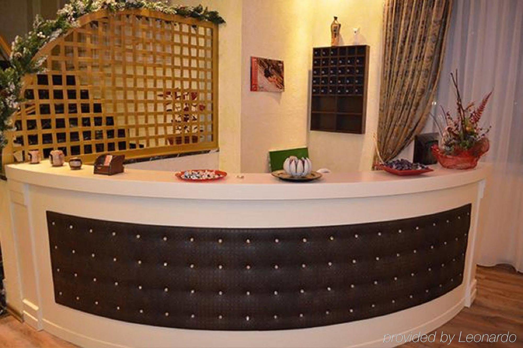 Hotel Mustang Vasqarr Extérieur photo