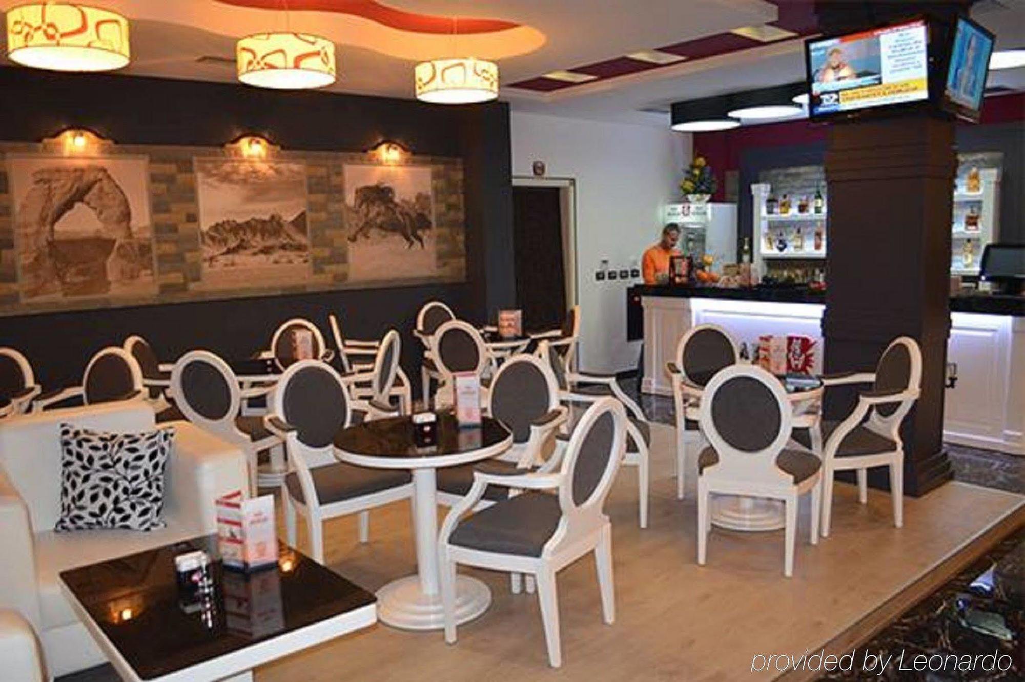 Hotel Mustang Vasqarr Extérieur photo
