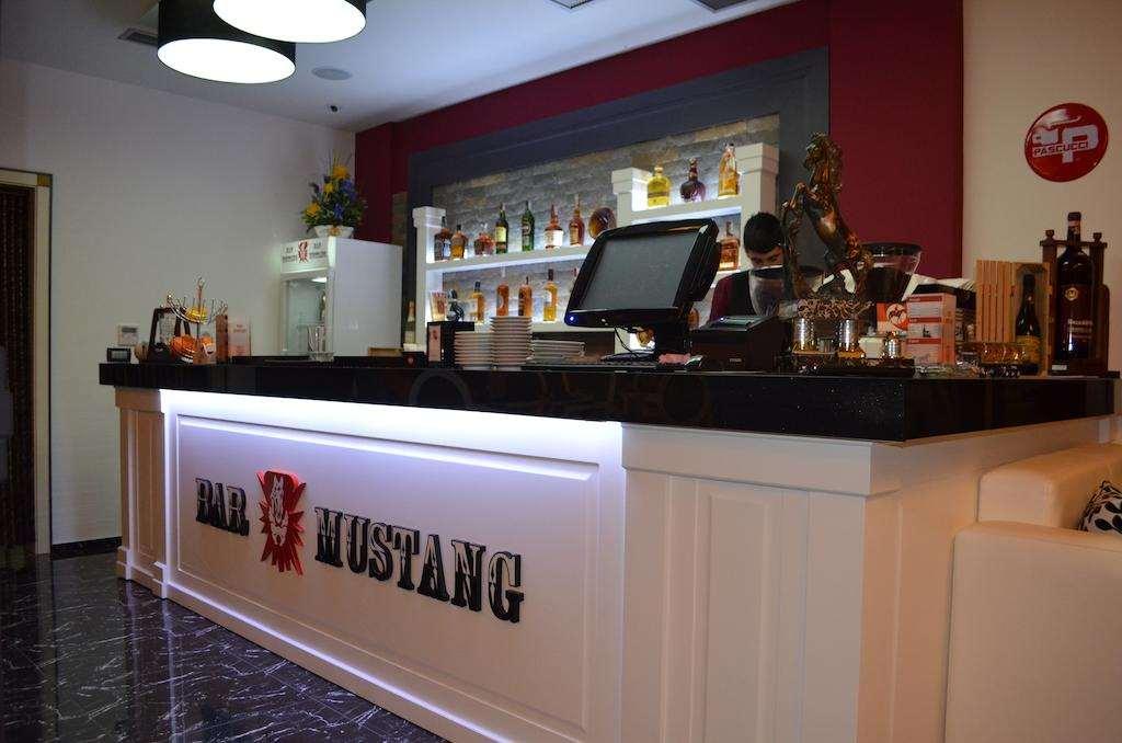 Hotel Mustang Vasqarr Restaurant photo