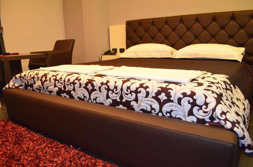 Hotel Mustang Vasqarr Chambre photo