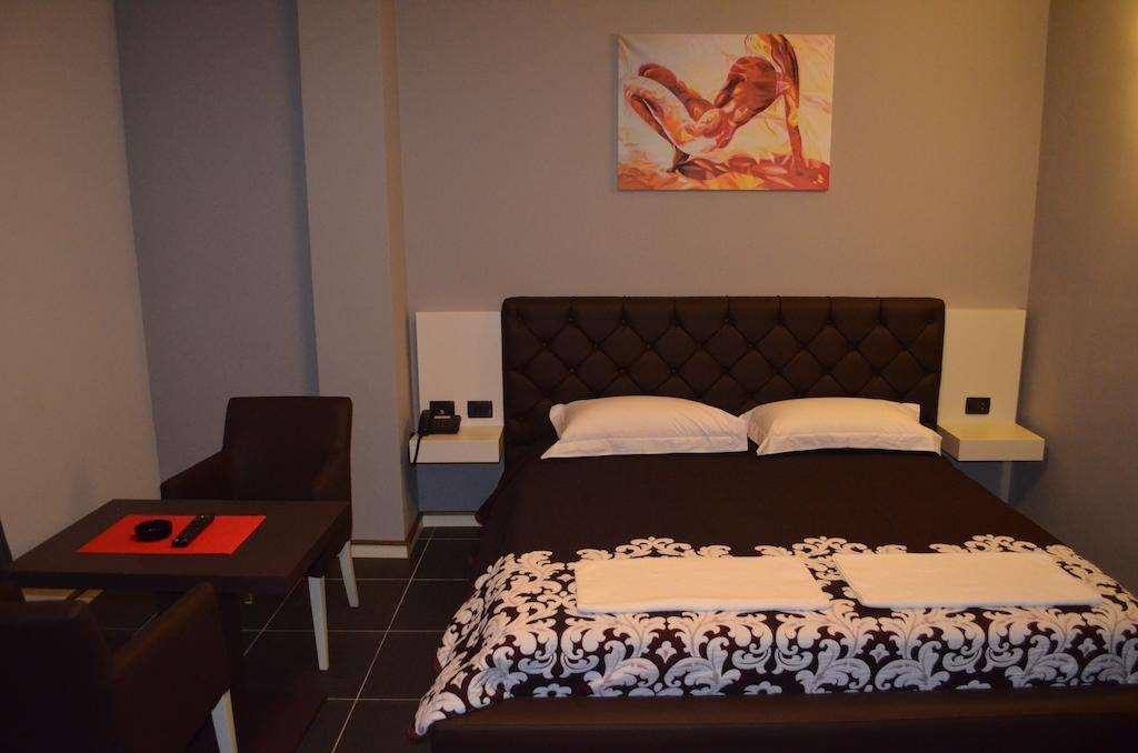 Hotel Mustang Vasqarr Chambre photo